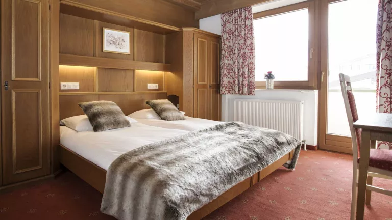 A club twin room
