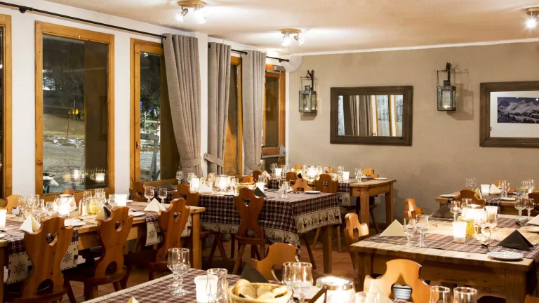 Chalet style dining