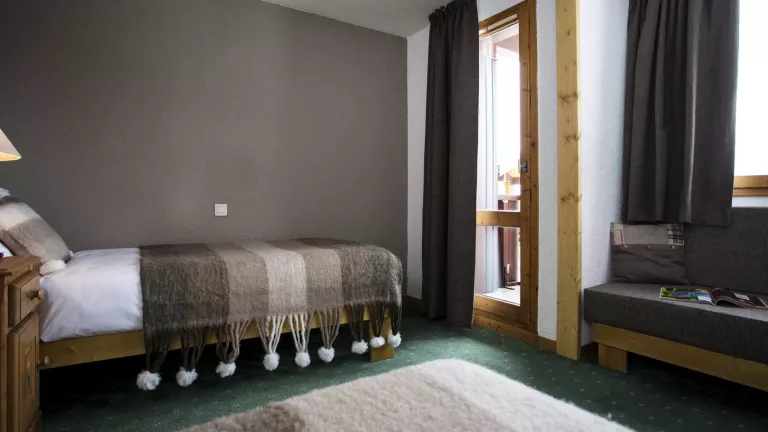 A club twin room