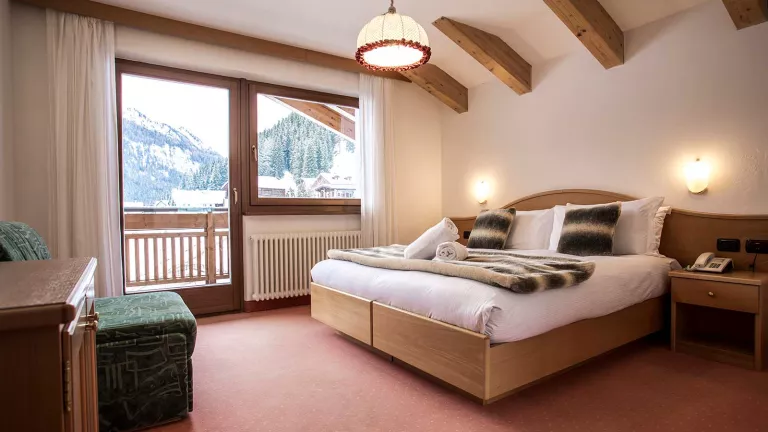 A club triple room 