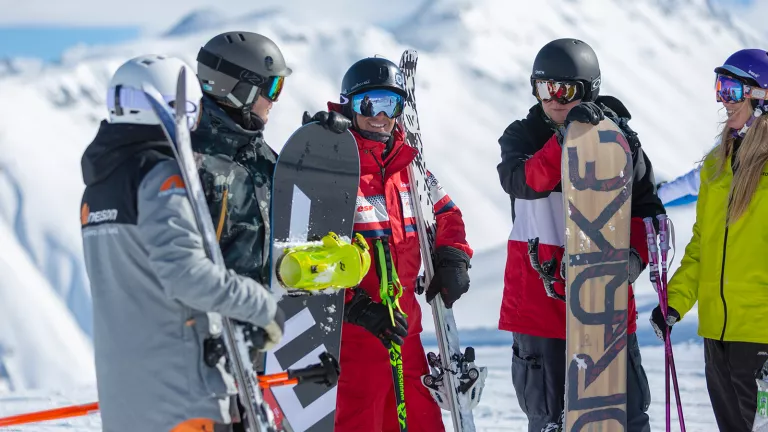 Free ski and board guiding with Neilson Mountain Experts