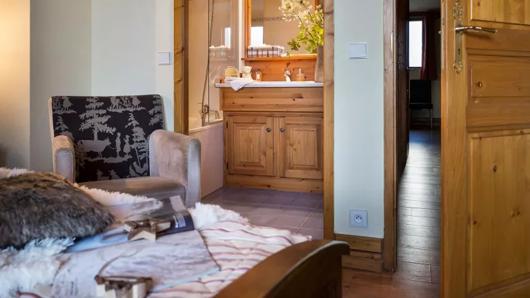 An ensuite bedroom
