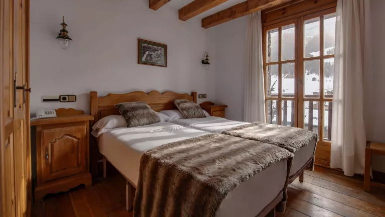 Twin bedroom