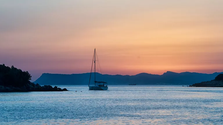 Neilson yacht leaving harbour