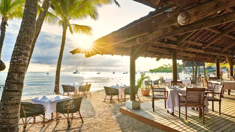 O Beach restaurant at Neilson x The Ravenala Attitude