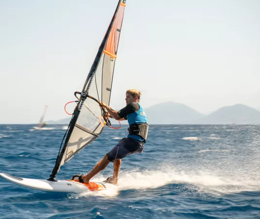 An advanced windsurfer