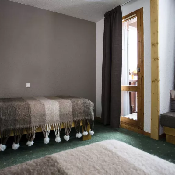 A club twin room