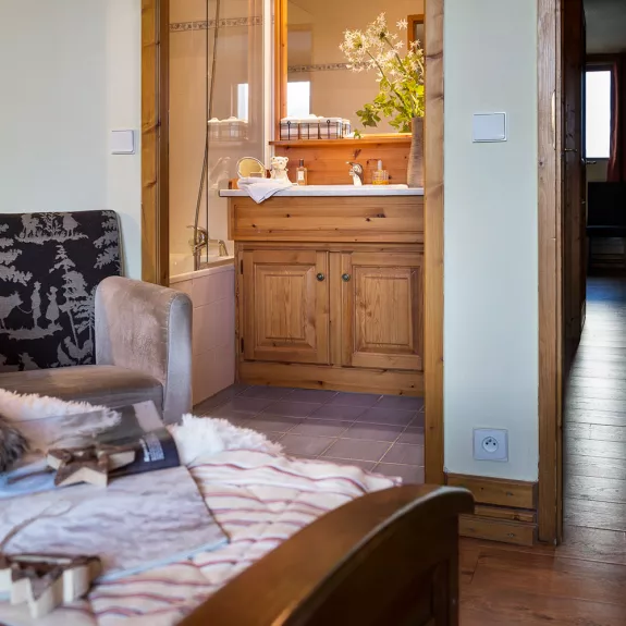 An ensuite bedroom