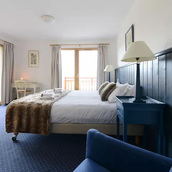 A double aspect double room