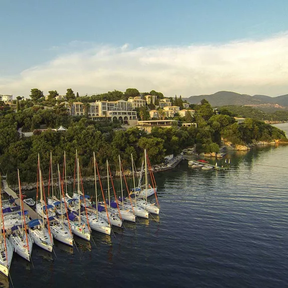 Yacht pontoon at Retreat Beachclub