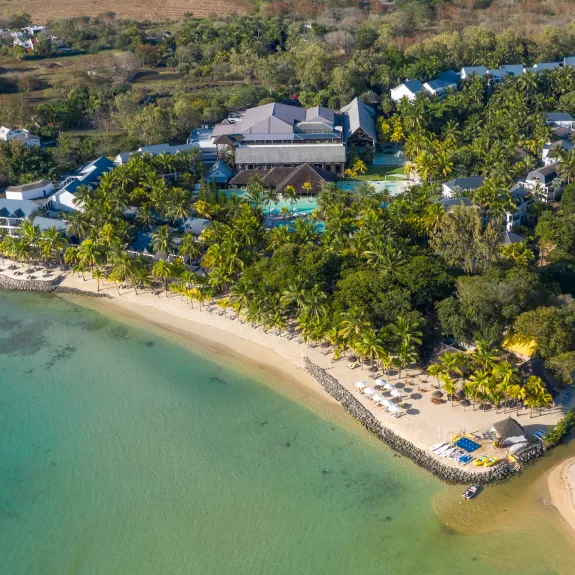 Beach at Neilson x The Ravenala Attitude