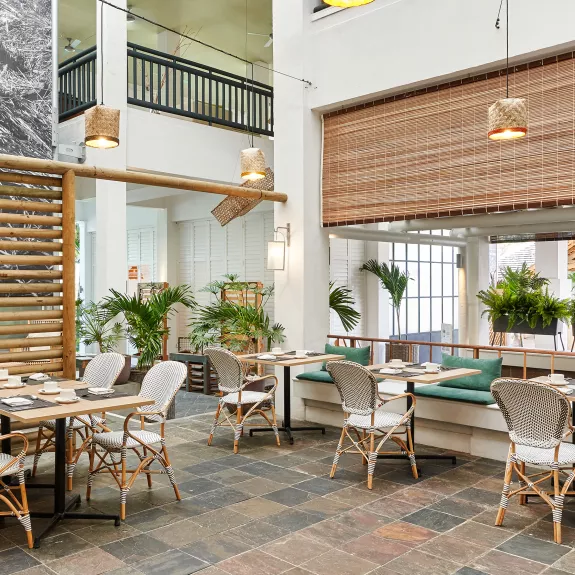 Mozaik Restaurant - local and international cuisine at Neilson x The Ravenala Attitude