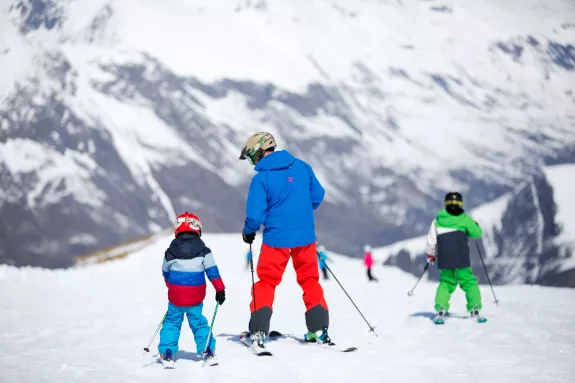 kids learning to ski