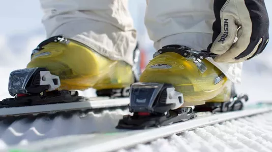 clipping ski boots