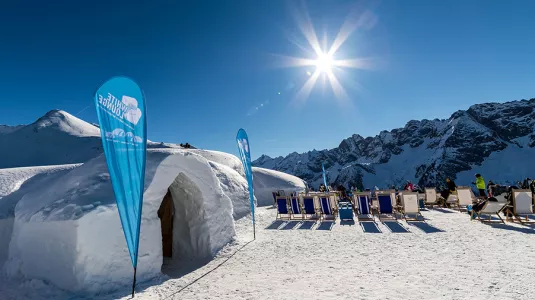 The White Lounge