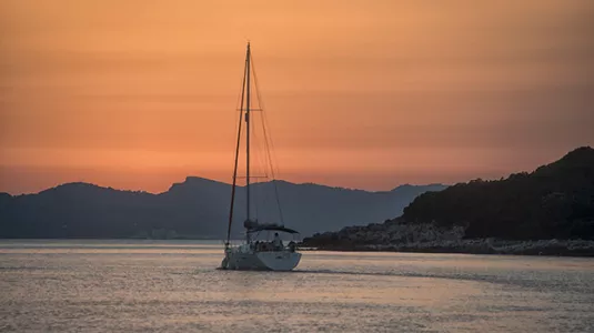 Yacht sailing