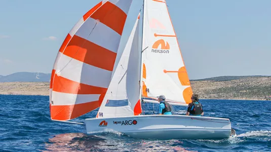 Dropping the spinnaker