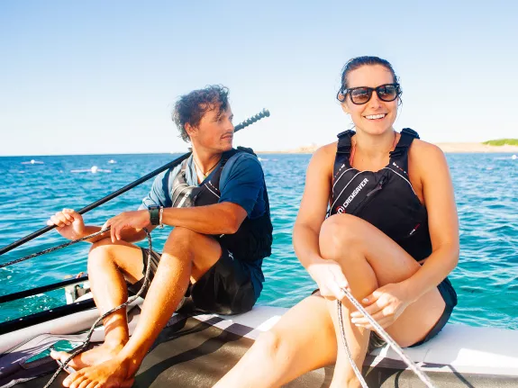 2 people dinghy sailing