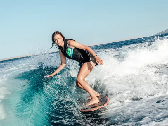 Wakesurfing