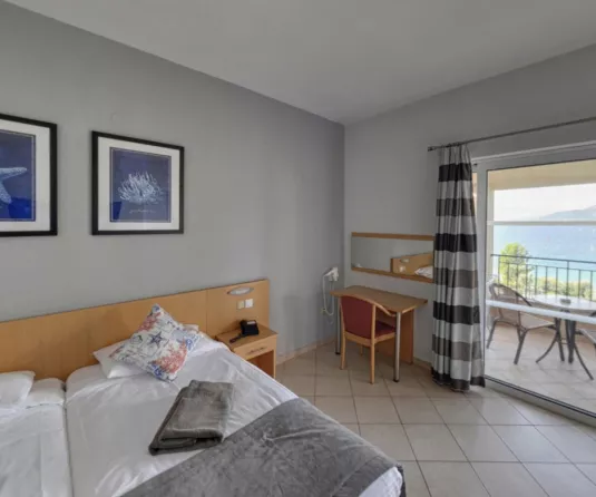 DOUBLE OR TWIN ROOM WITH SEA VIEW